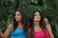 Bhaja Bhajantrilu Movie Spicy Stills